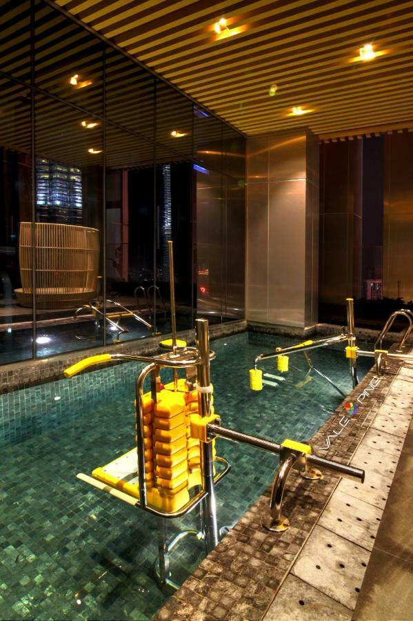 Tropicana The Residences Klcc By Luxury Suites Kuala Lumpur Exterior photo
